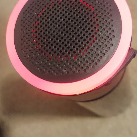 Water bottle speaker